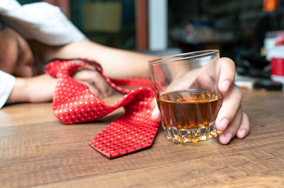 Противосудорожный препарат может снижать тяжесть проявления алкогольного абстинентного синдрома