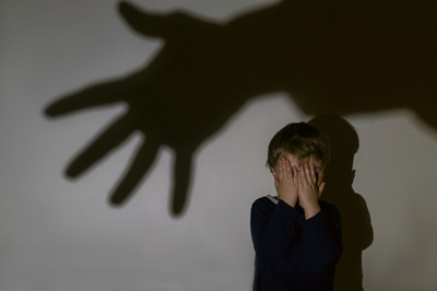 Тяжелое детство связано с повышенным риском психических расстройств во взрослом возрасте